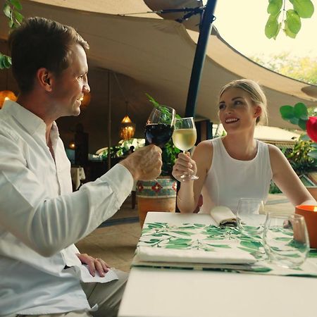 Shongwe Oasis Hotell Victoria Falls Exteriör bild