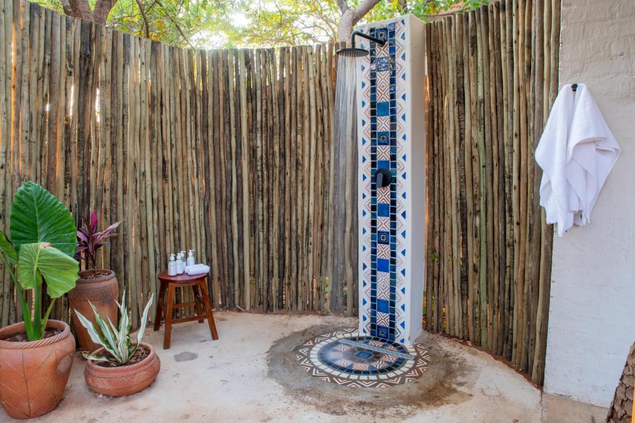 Shongwe Oasis Hotell Victoria Falls Exteriör bild