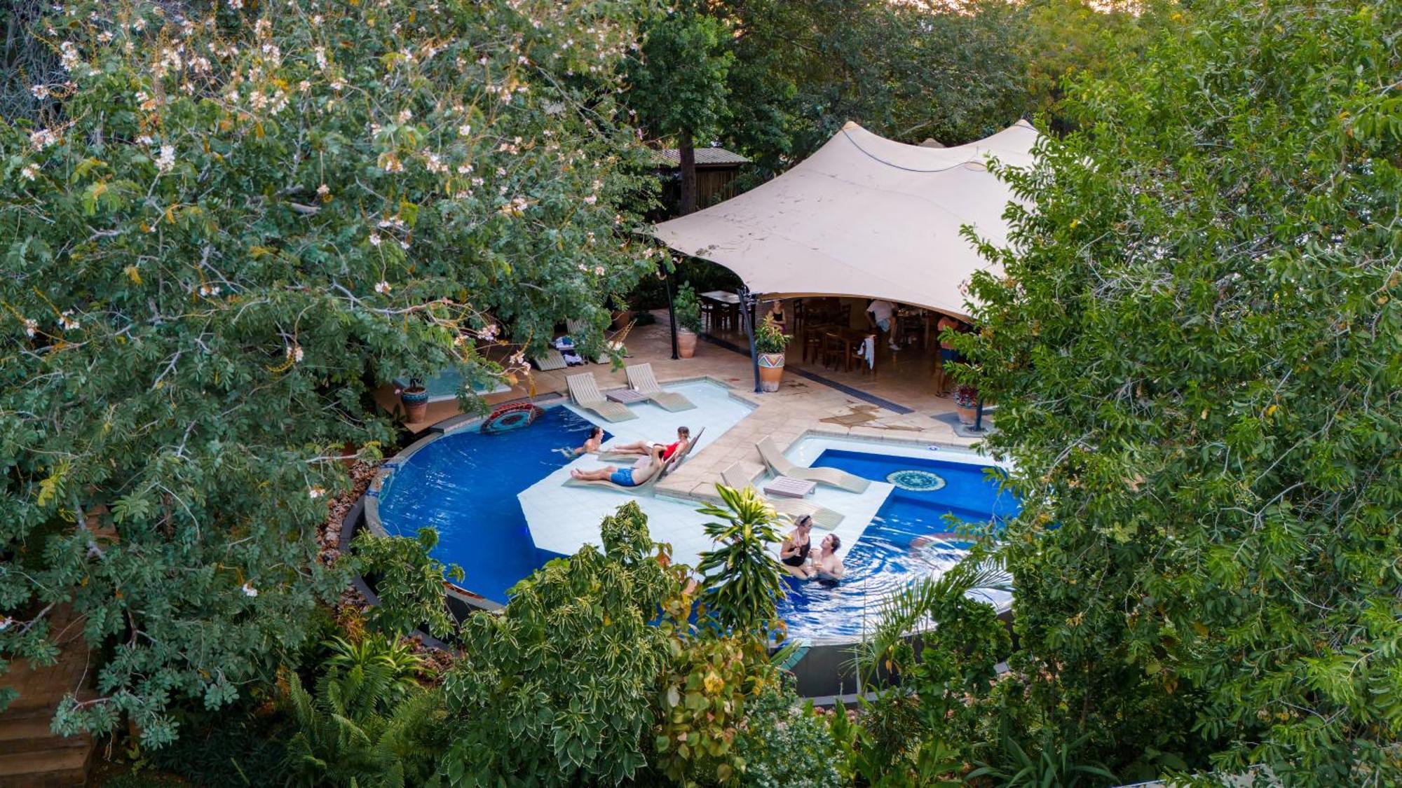 Shongwe Oasis Hotell Victoria Falls Exteriör bild