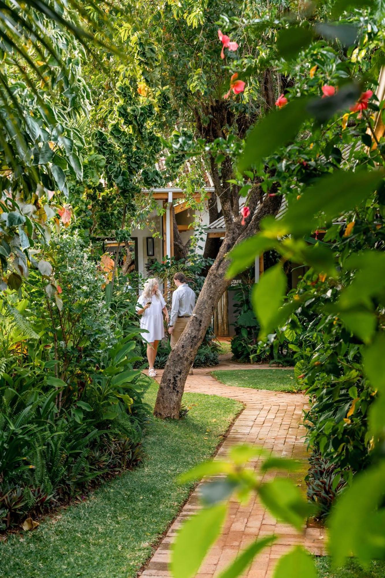 Shongwe Oasis Hotell Victoria Falls Exteriör bild