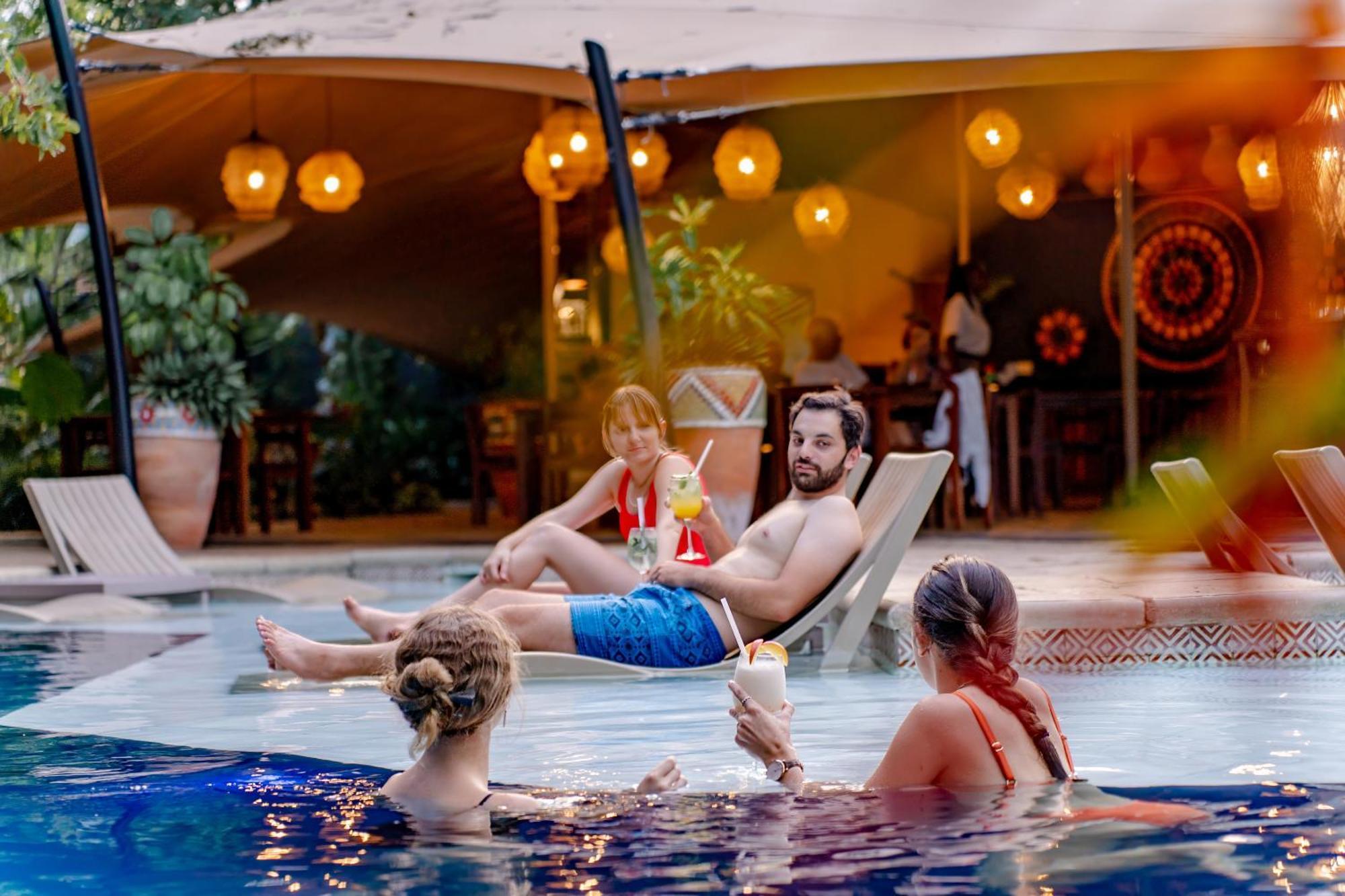 Shongwe Oasis Hotell Victoria Falls Exteriör bild