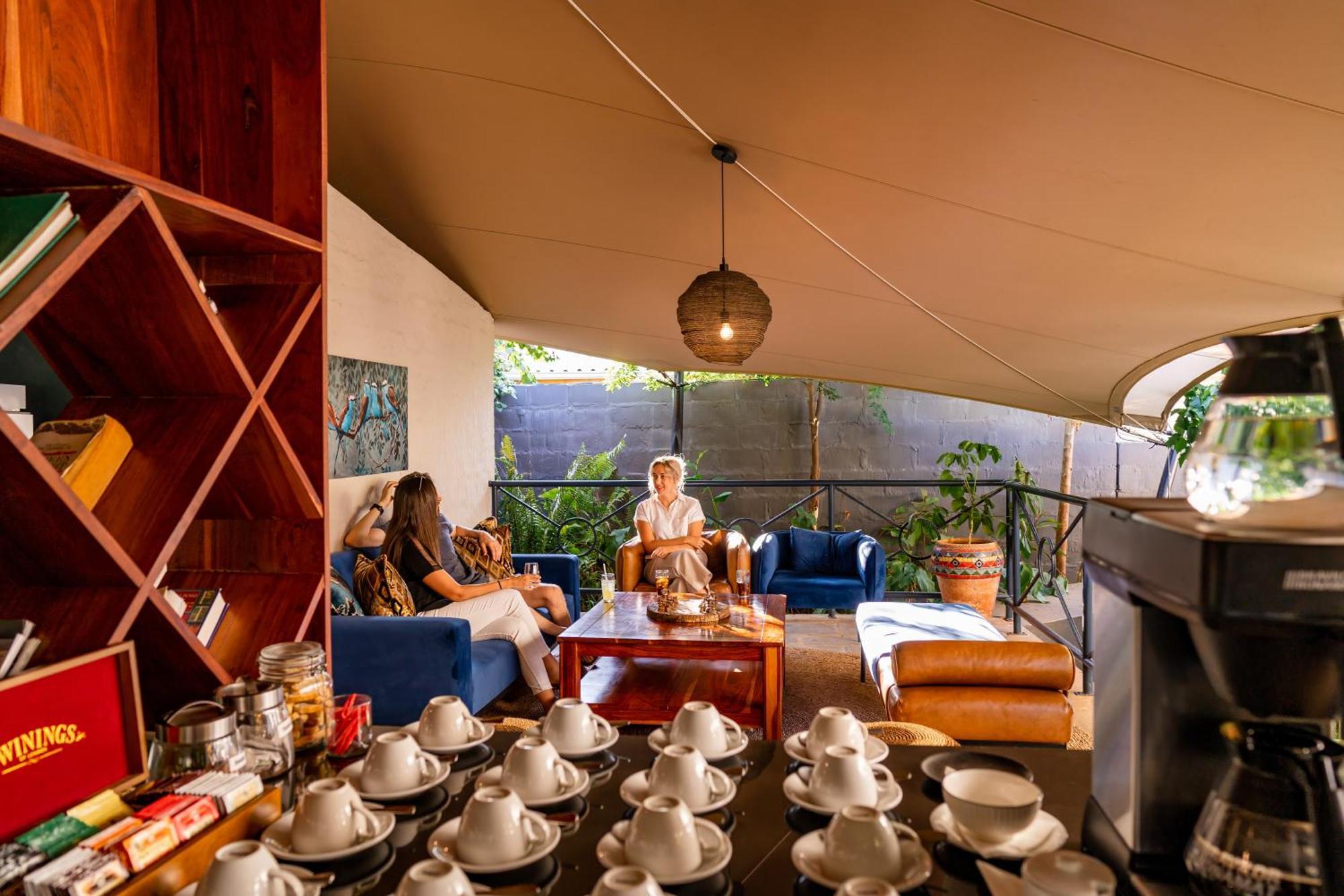 Shongwe Oasis Hotell Victoria Falls Exteriör bild