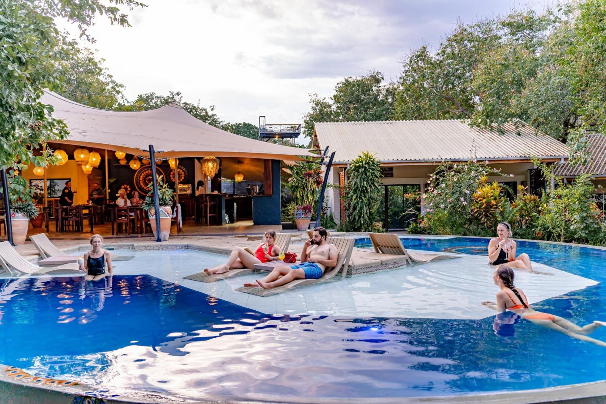 Shongwe Oasis Hotell Victoria Falls Exteriör bild